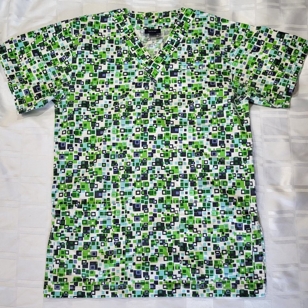 DENVER HAYES GREEN SQUARES PATTERN NURSE SCRUBS SHORT SLEEVE TOP SIZE XS